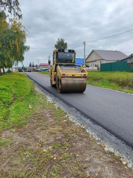 В селах Верхнеуслонского района уложили асфальт и щебень