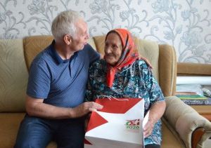 Секрет бодрости от Клавдии Меняйло: 97 лет, огород и отпуск за Уралом