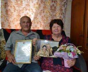 Борис и Валентина Гудихины отметили золотую свадьбу спустя полвека