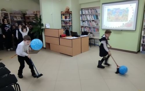 В детской библиотеке прошел интерактивный час «Остров семейных сокровищ»
