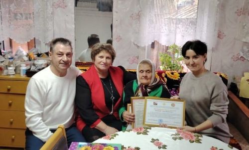Районда хезмәт ветераннарын котладылар