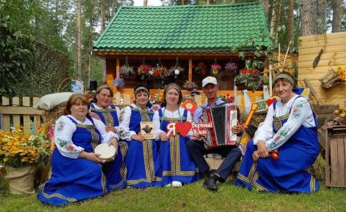 Ансамбль «Надежда»: 19 лет на сцене с народными песнями