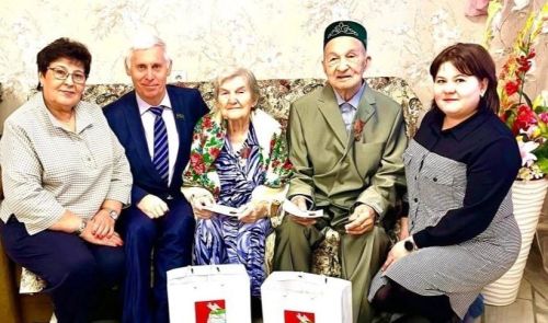 Интернат-йортта юбилей медальләре тапшырдылар