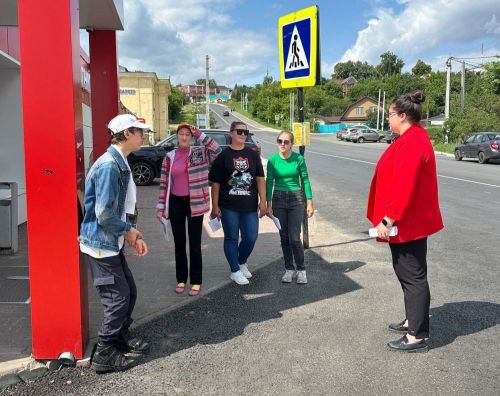 «Безопасная дорога»: специалисты центра соцпомощи провели занятие по ПДД