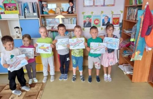 Октябрьский балалары һава транспорты белән таныштылар