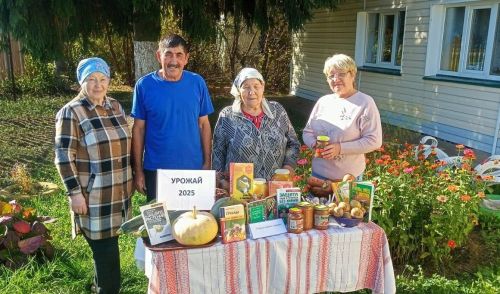 Выставка урожая «Золотая осень» прошла в Вахитовском СДК