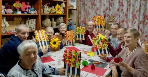 Мастер-класс по осенней аппликации в Верхнеуслонском доме-интернате