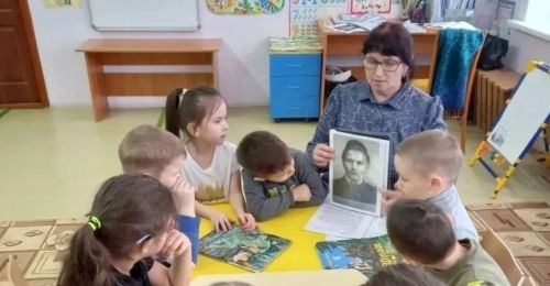 Октябрьский балалары Габдулла Тукайның әкияти дөньясында булдылар