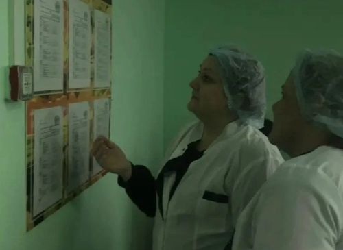 Макыл мәктәбендә ата-аналар балаларның туклану сыйфатын тикшерделәр
