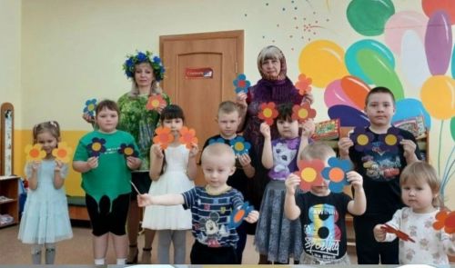В Шеланговском детском саду весну встретили танцами, играми и угощением