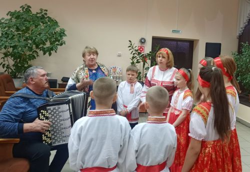 В Макулове детей научили старинным народным играм