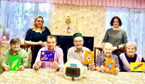 Космические аппликации: мастер-класс в доме-интернате Верхнего Услона