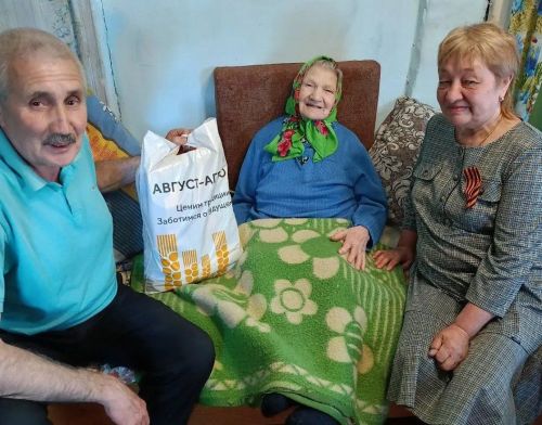 Вахитта тыл ветеранын бәйрәм белән котладылар