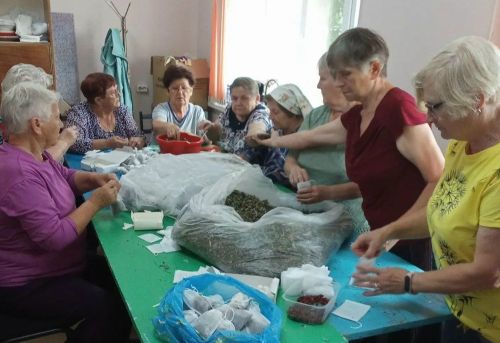Волонтёры из Куралова приготовили 468 пакетиков чая и бельё для бойцов