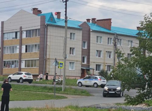 Подросток на питбайке устроил трюк и травмировал пассажирку в Верхнем Услоне