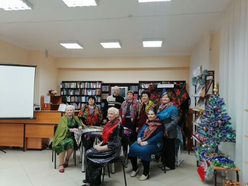 В Центральной районной библиотеке прошел праздник русского платка