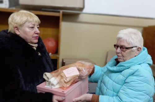 Пенсионеры района активно поддерживают акцию «Своих не бросаем»