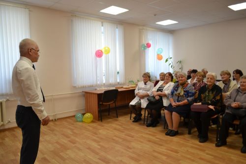 В Верхнеуслонской ЦРБ поздравили коллег с Днем мудрости и добра