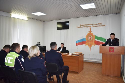Сотрудники Верхнеуслонской полиции отмечают профессиональный праздник