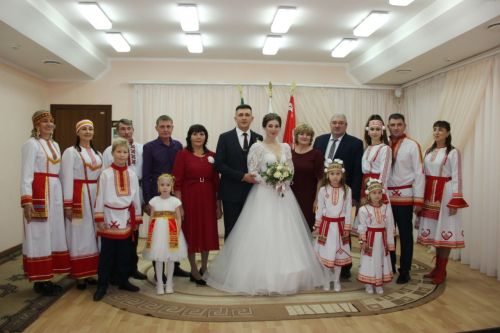 В Татарстане на свадьбу участника СВО родные пришли в национальных костюмах