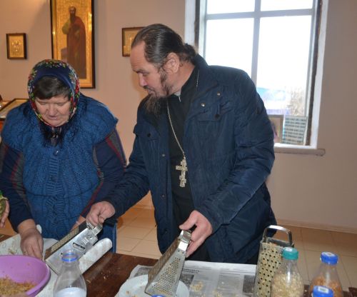 Жители Куралова готовят для бойцов СВО быстрый розжиг