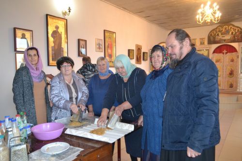 Жители Куралова готовят для бойцов СВО быстрый розжиг