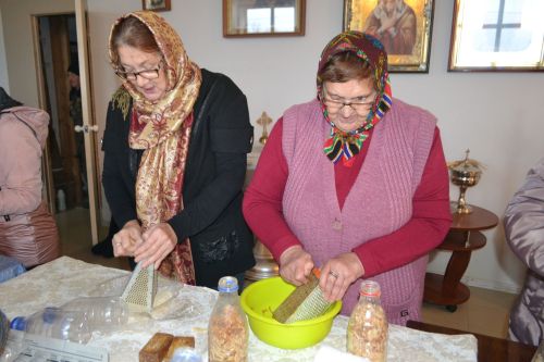 Жители Куралова готовят для бойцов СВО быстрый розжиг