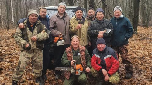 Сотрудники Госкомитета РТ по биоресурсам расчищают лесные тропинки для диких животных