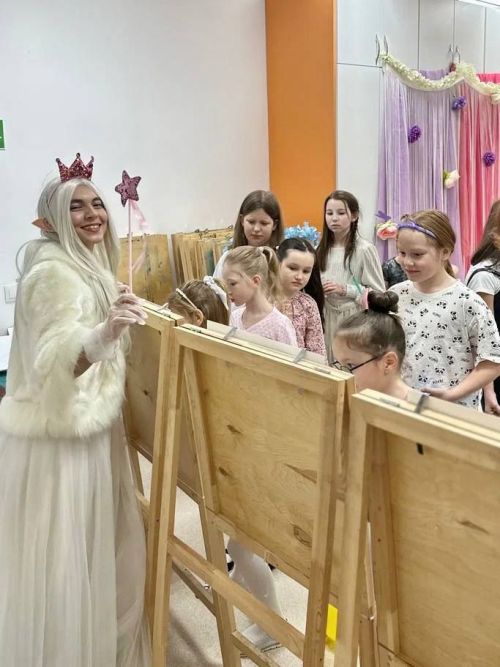 В филиале Верхнеуслонской Детской школы искусств в Иннополисе воспитанников посвятили в юные художники