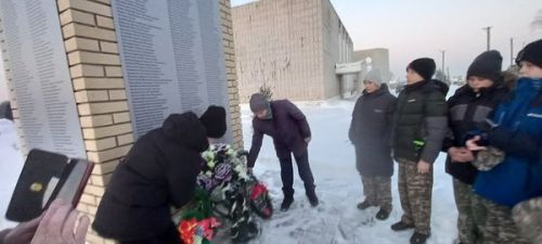 Октябрьский авылында Ватан Геройлары көнен билгеләп үттеләр