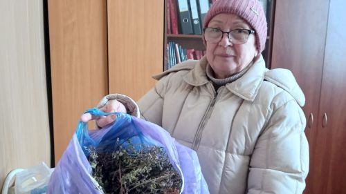 Верхнеуслонские ветераны готовят для мобилизованных травяной чай