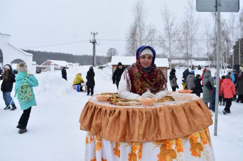 Верхнеуслонцы проводили зиму и испекли большой блин