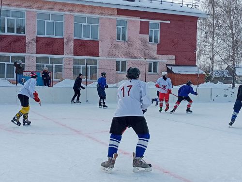 Ежегодный хоккейный турнир в Макулове стартовал