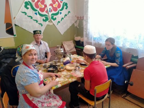 В Янги Болгарах подросткам рассказали о фольклорных традициях