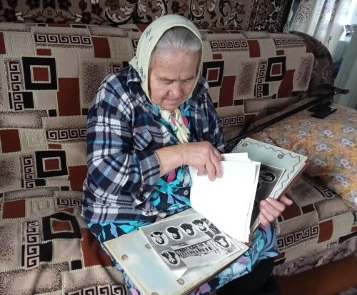 Соцработники проводят со своими подопечными Терапию воспоминаниями»
