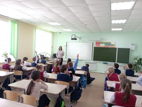 Библиотекари провели для верхнеуслонских гимназистов литературный час