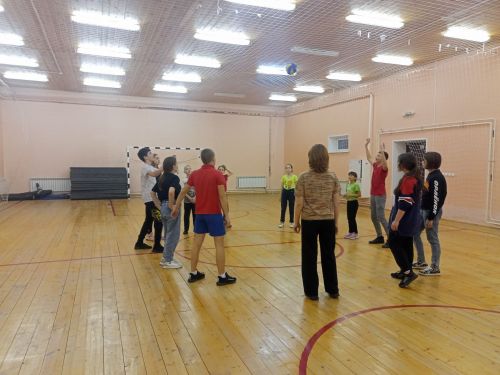 Для макуловских подростков организовали вечер подвижных игр