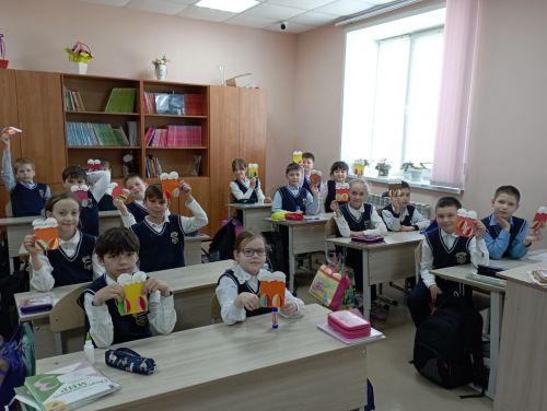 Сотрудники Детской библиотеки провели для гимназистов мастер-класс «Светлая Пасха»