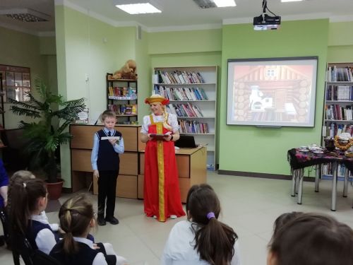 Районная Детская библиотека провела для учащихся фольклорный час