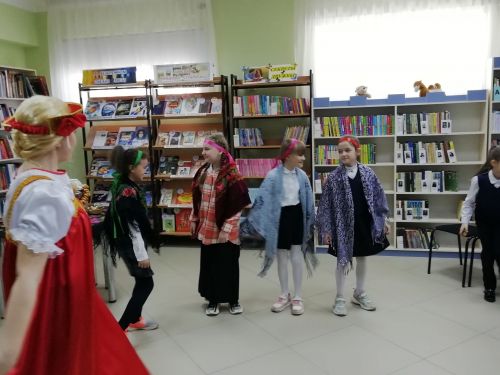 Районная Детская библиотека провела для учащихся фольклорный час