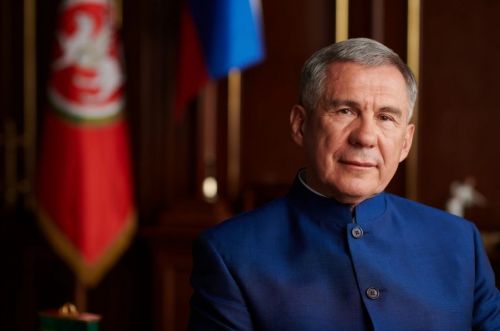 Рустам Минниханов поздравил жителей Татарстана с Днем Победы