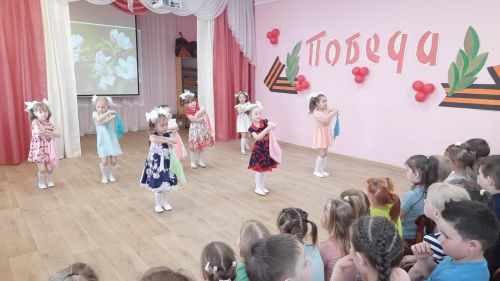Воспитанники детсада встречали участников СВО с песнями и стихами