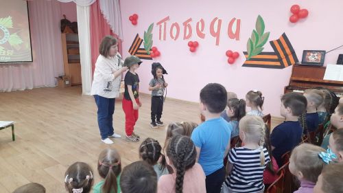 Воспитанники детсада встречали участников СВО с песнями и стихами