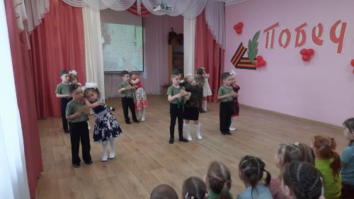Воспитанники детсада встречали участников СВО с песнями и стихами