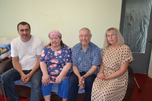 Супруги Якушовы из Татарского Бурнашева отметили изумрудную свадьбу