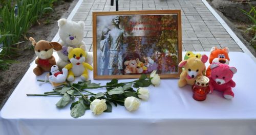 Югары Ослан районында Донбасста  һәлак булган балаларны искә алдылар