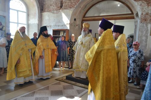 Митрополит Казанский и Татарстанский Кирилл совершил Божественную литургию в храме с.Уланово