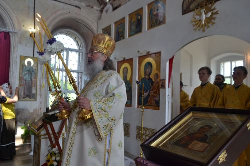 Митрополит Казанский и Татарстанский Кирилл совершил Божественную литургию в храме с.Уланово