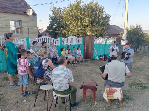 Бакчасарайда гармунлы кич утыру