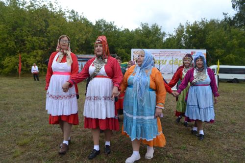 В Канаше прошел старинный чувашский праздник «Керхи сара»